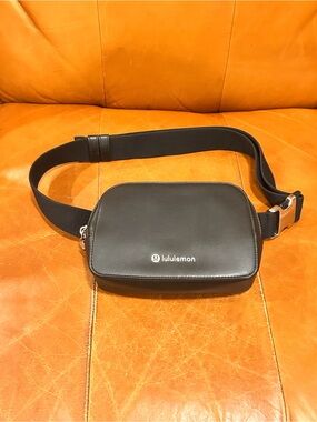 Lululemon Everywhere Belt Bag 1L *Cactus Leather Alternative* (RARE Edition)